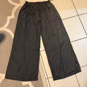 Womens Wide leg Dress pants sz M- Silky soft fabric - Charcoal Gray